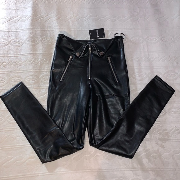 Forever 21 Pants - NWT Forever 21 Faux Leather Skinny Pants